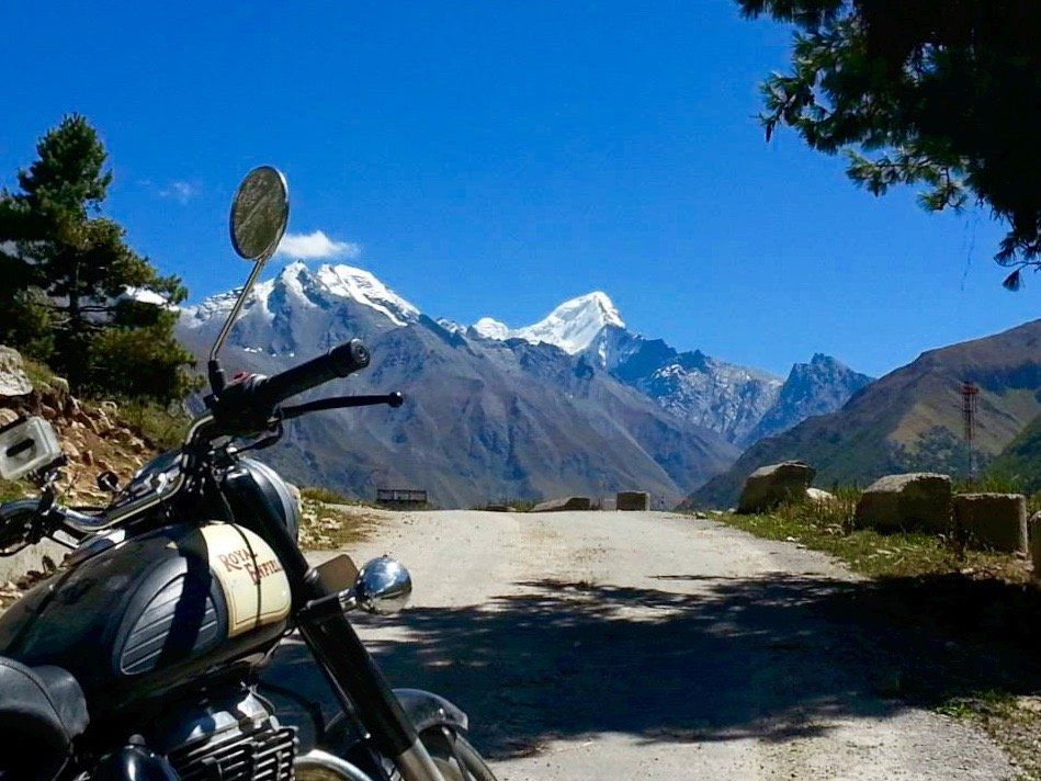 motorcycle tour mountains himalaya